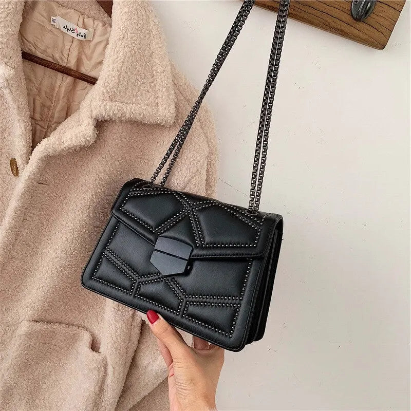 Bolsa de Luxo Retro Chic: Elegância Vintage Reinventada